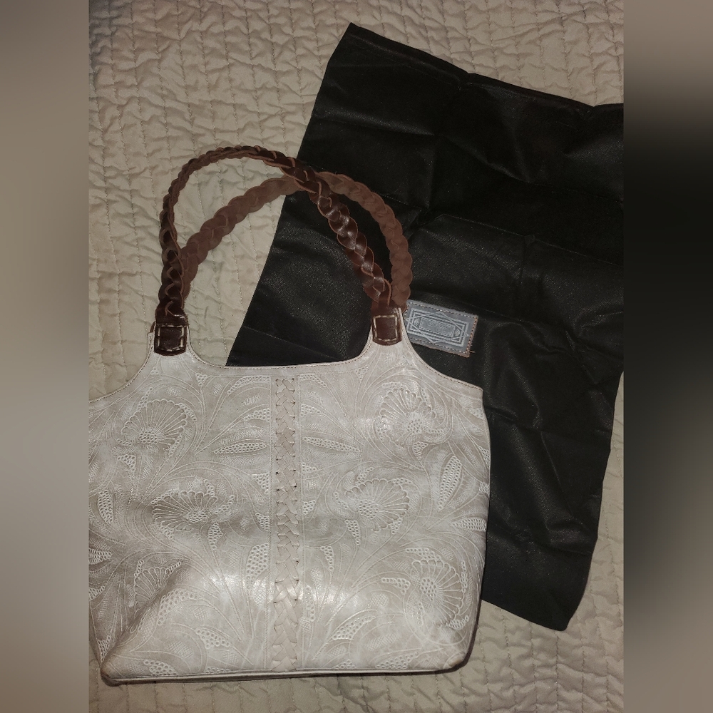 Leaders In Leather Tote White and Brown Women's Bag